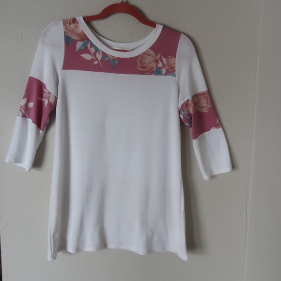 White/floral lake flower super soft baseball tee - Picture 2 of 7